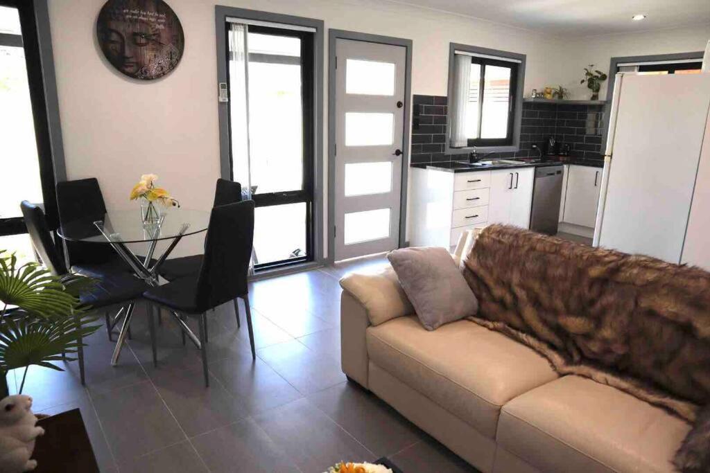 Lakeside Residence Raymond Terrace Buitenkant foto