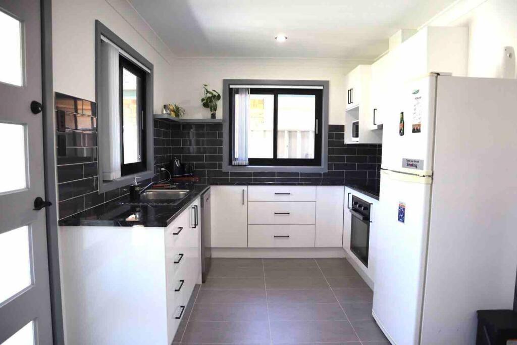 Lakeside Residence Raymond Terrace Buitenkant foto