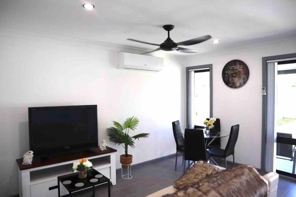 Lakeside Residence Raymond Terrace Buitenkant foto